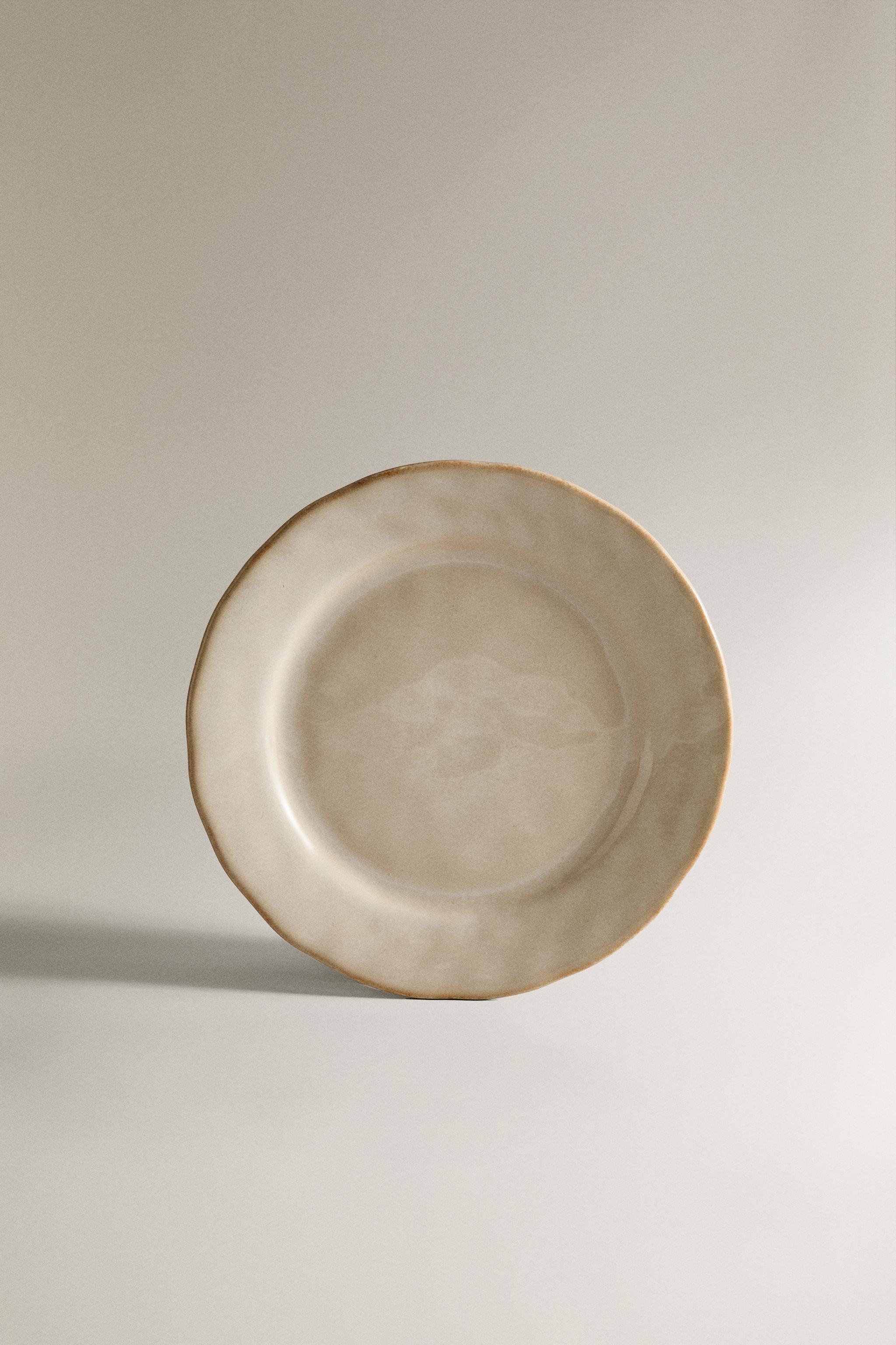 STONEWARE DESSERT PLATE WITH IRREGULAR RIM